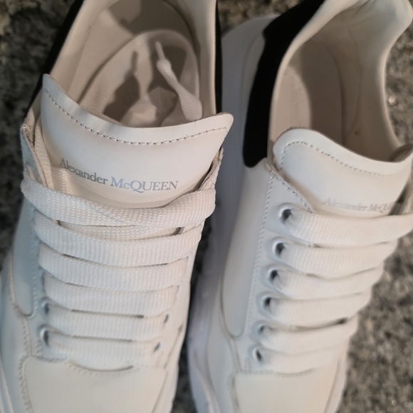 Alexander McQueen Court Leather Sneaker Size 7.5 NWOT - Picture 4 of 9
